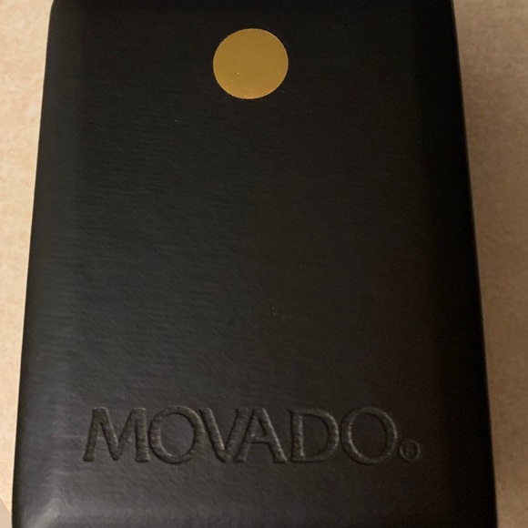 Movado Ladies goldtone watch - comes in original packaging and box - Picture 2 of 5